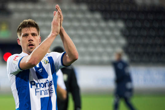 IFK Göteborgs Mikael Boman tackar publiken