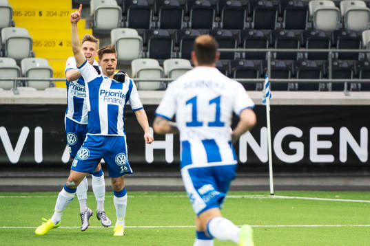 IFK Göteborgs Sören Rieks och Mikael Boman jublar