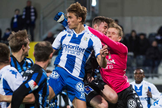 Sirius Daniel Jarl och IFK Göteborgs målvakt Pontus