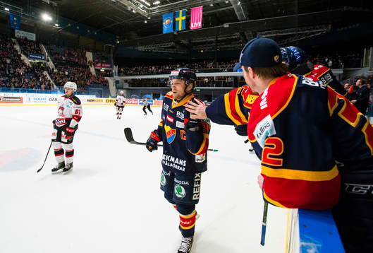 Djurgårdens Calle Ridderwall gör 2-0 och firar med