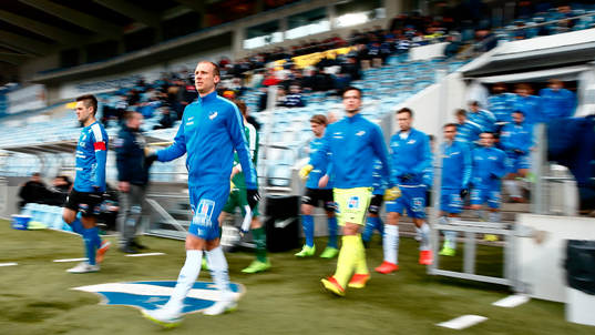 Norrköpings Andreas Johansson tågar in med laget