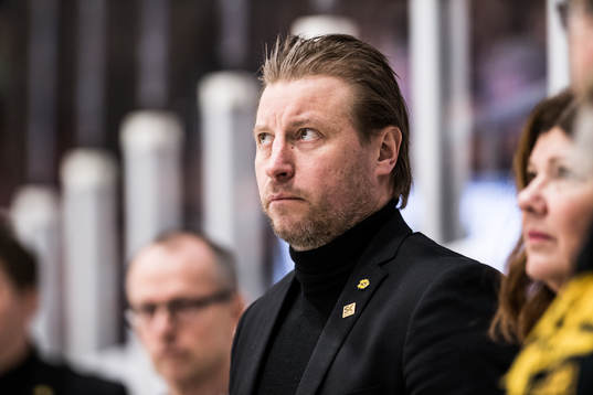 Skellefteås tränare Fredrik Öberg deppar