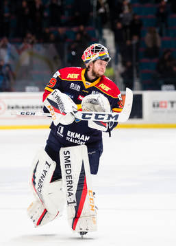 Djurgårdens målvakt Adam Reideborn ser glad ut