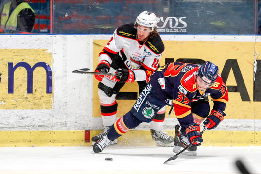 Malmö Redhawks Andreas Thuresson och Djurgårdens Linus