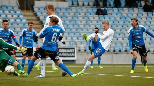 Norrköpings Kalle Holmberg gör mål 1-0