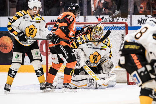 Karlskronas Filip Cruseman har precis gjort 1-0