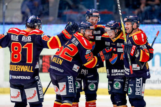 Djurgårdens Markus Ljungh jublar med lagkamrater