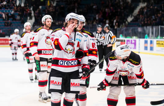 Malmö Redhawks spelare går av planen