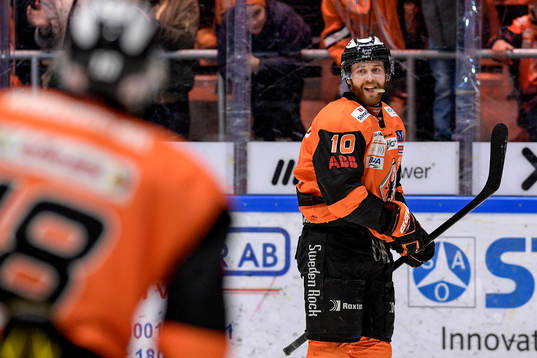 Karlskronas Mattias Guter jublar