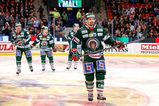 Frölundas Patrik Carlsson jublar