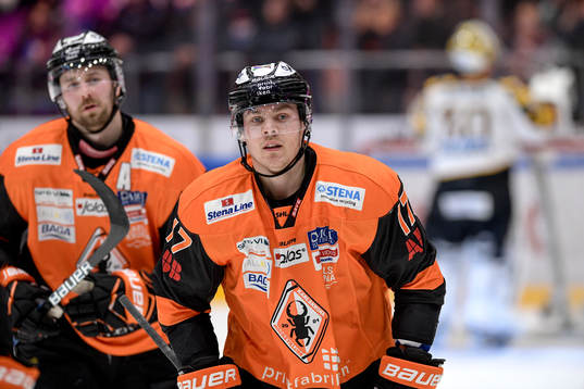 Karlskronas Joel Kellman jublar