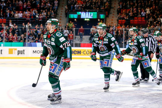 Frölundas Patrik Carlsson jublar