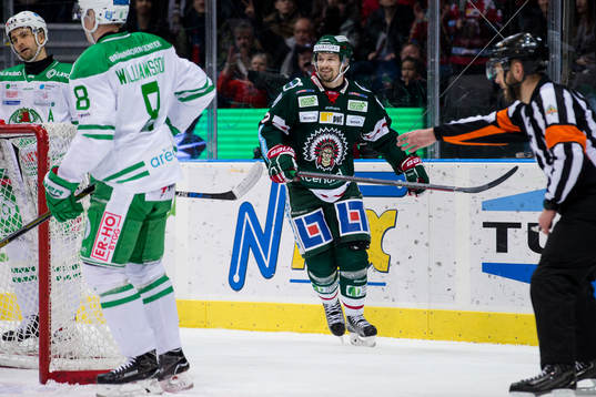 Frölundas Patrik Carlsson jublar