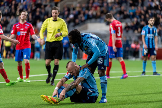 Djurgårdens Magnus Eriksson grinar illa
