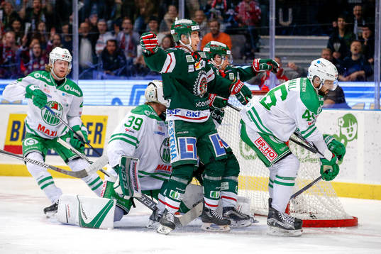 Frölundas Patrik Carlsson jublar