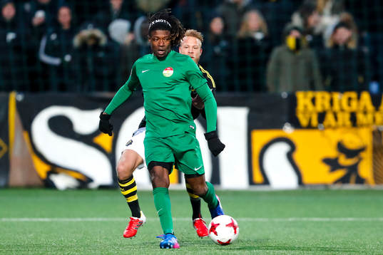 s Daniel Sundgren och Dalkurds Mohamed Bangura