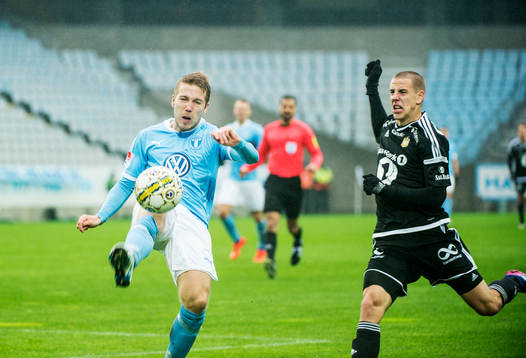 Malmö FFs Anton Tinnerholm mot Rosenborgs Milan Jevtovic