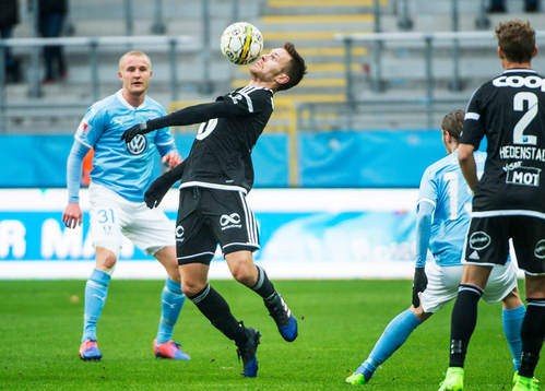 Rosenborgs Matthias Vilhjalmsson mot Malmö FFs Franz