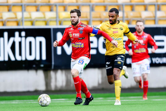 Falkenbergs David Svensson och Elfsborgs Alex Dyer