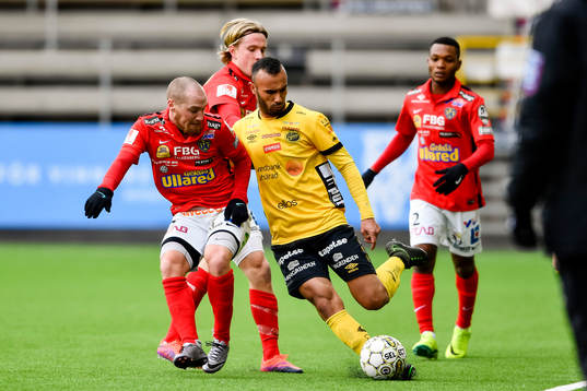 Falkenbergs Christoffer Carlsson och Elfsborgs Issam Jebali