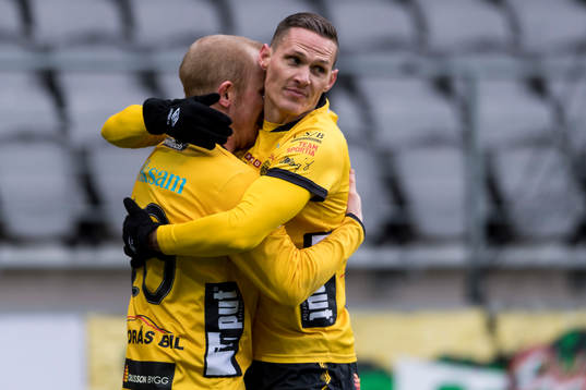 Elfsborgs Jon Jönsson kramas om av Simon Lundevall