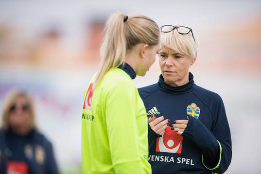 Sveriges inspiratör Mia Törnblom pratar med Elin Rubensson