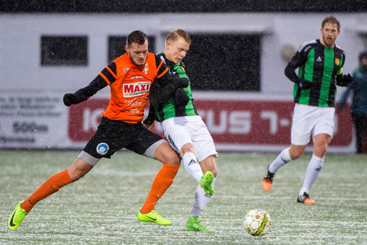 Kristianstads Albert Ejupi och GAIS Johan Svahn
