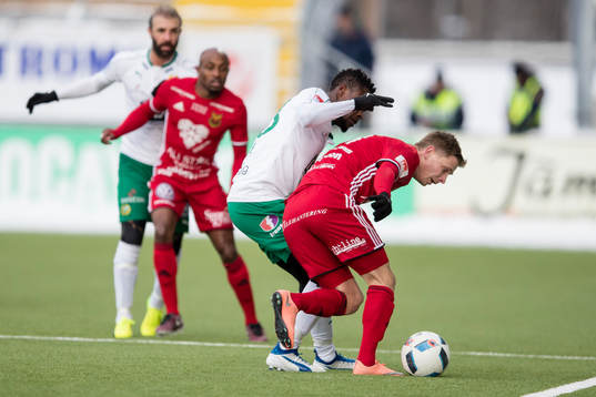 Hammarbys Gershon Koffie mot Östersunds Johan Bertilsson