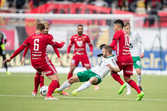 Östersunds Douglas Bergqvist och Östersunds Hosam Aiesh