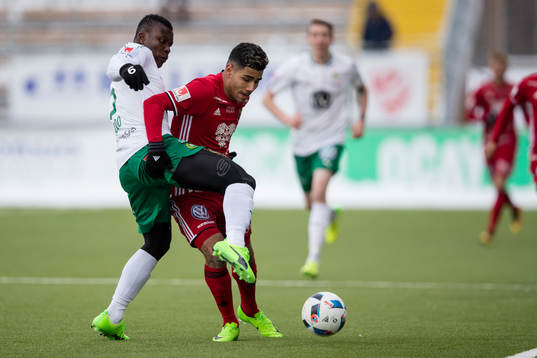 Östersunds Hosam Aiesh mot Hammarbys Joseph Aidoo