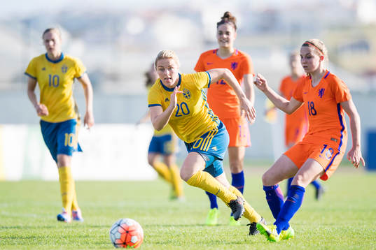 Sveriges Mimmi Larsson och Hollands Jackie Groenen