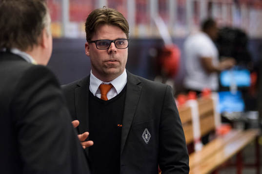 Karlskronas tränare Ove Molin före ishockeymatchen i SHL