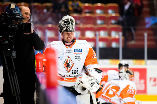 Karlskronas målvakt Johannes Jönsson före
