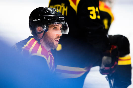 Brynäs Ryan Gunderson före ishockeymatchen i SHL mellan