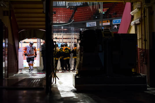 Karlskronas Filip Cruseman före ishockeymatchen i SHL