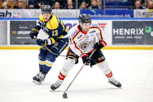 s Oscar Sundh och Luleås Petter Emanuelsson