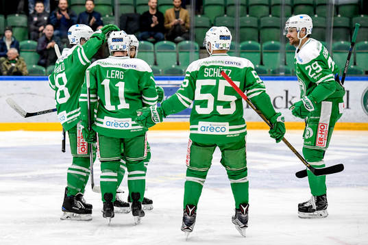 Rögles Bryan Lerg jublar med lagkamrater