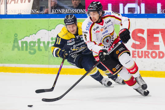 s Simon Önerud mot Luleås Daine Todd