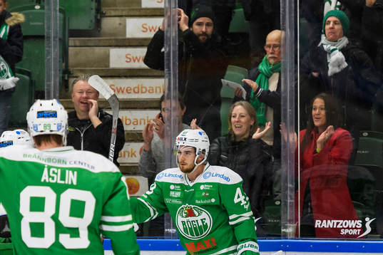 Rögles Sebastian Collberg jublar
