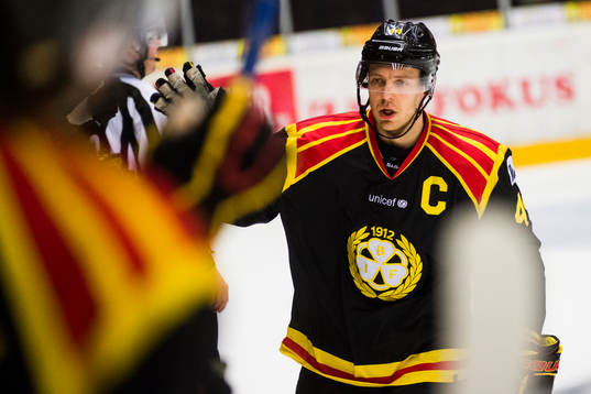 Brynäs Jacob Blomqvist jublar