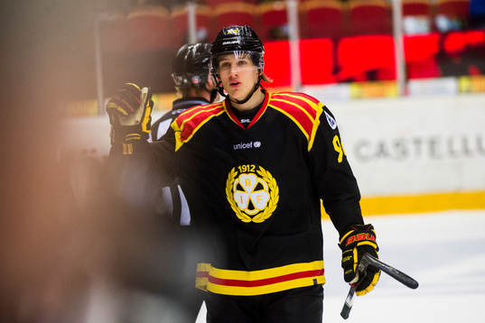 Brynäs Oskar Lindblom jublar