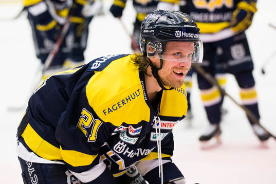 s Mattias Tedenby jublar