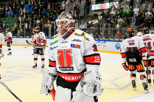 Örebros målvakt Axel Brage deppar