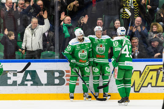 Rögles spelare jublar