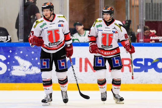 Örebros Johan Motin och Kalle Olsson jublar