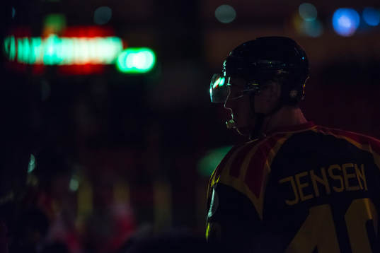 Brynäs Jesper Jensen före ishockeymatchen i SHL mellan