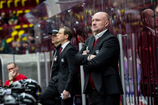 Malmö Redhawks tränare Peter Andersson deppar