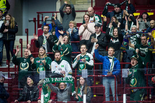 Färjestads supportar jublar