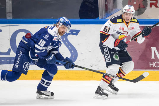 Leksands Mattias Ritola och Djurgårdens Markus Ljungh i