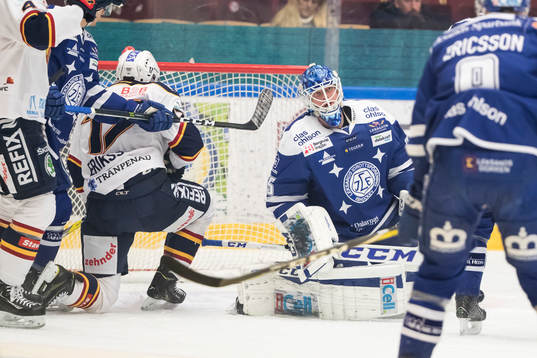 Leksands målvakt Atte Engren deppar i ishockeymatchen i